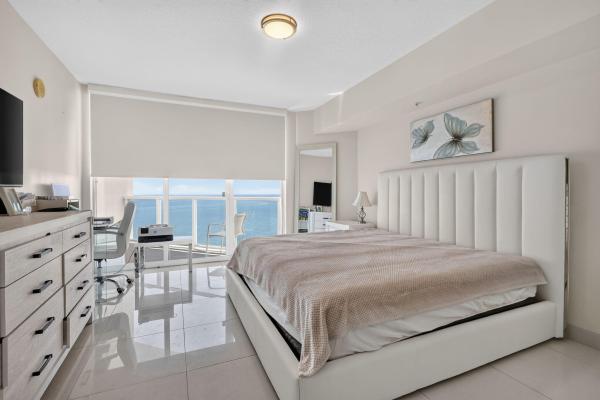 La Perla, 16699 Collins Ave #3509, Sunny Isles Beach, Florida 33160, image 2