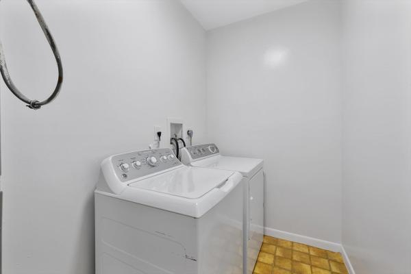740 NE 199th St #205G, Unincorporated Dade County, Florida 33179, image 2