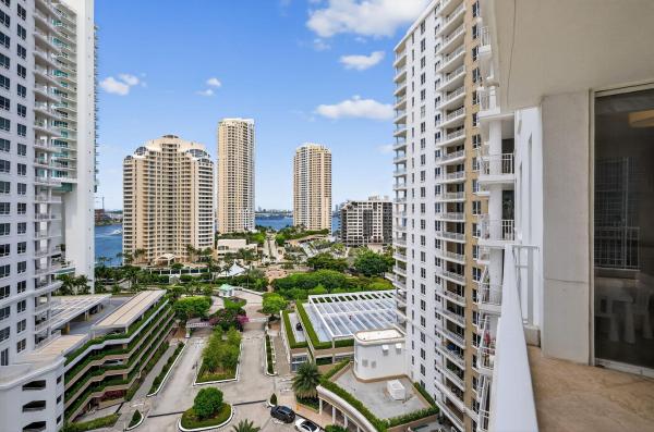 Courvoisier Courts, 701 Brickell Key Blvd #1604, Miami, Florida 33131, image 1