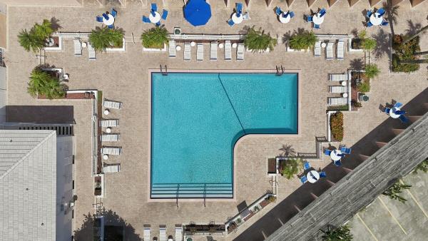 Imperial Point Colonnades, 2211 NE 67th St #1102, Fort Lauderdale, Florida 33308, image 3
