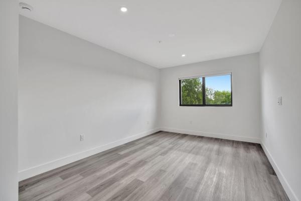 4208 NE 7th Ter, Oakland Park, Florida 33334, image 2