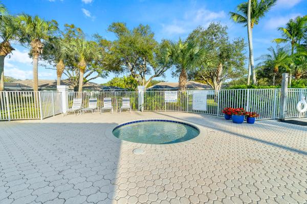 Sun Terrace At The Oaks, 2301 Pin Oak Ct, Palm Beach Gardens, Florida 33410, image 2