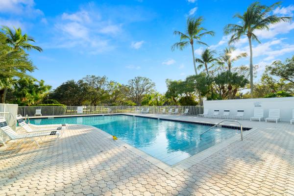 Sun Terrace At The Oaks, 2301 Pin Oak Ct, Palm Beach Gardens, Florida 33410, image 1