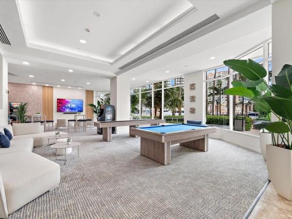 Gallery One, 2670 E Sunrise Blvd #1418, Fort Lauderdale, Florida 33304, image 1