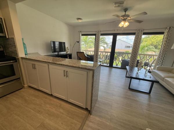 St James, 3208 SE 11th St #202, Pompano Beach, Florida 33062, image 1