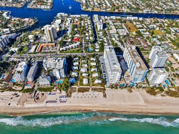 Lakeside, 3304 SE 11th St, Pompano Beach, Florida 33062, image 1