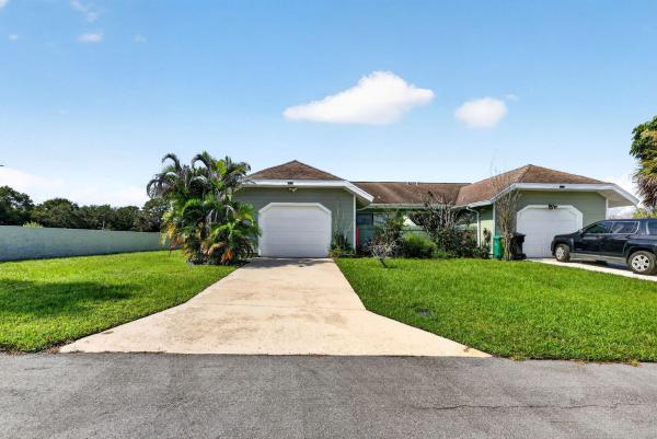 Rivergreen Villas, 1713 SE Ryecroft Ct, Port St. Lucie, Florida 34952, image 3