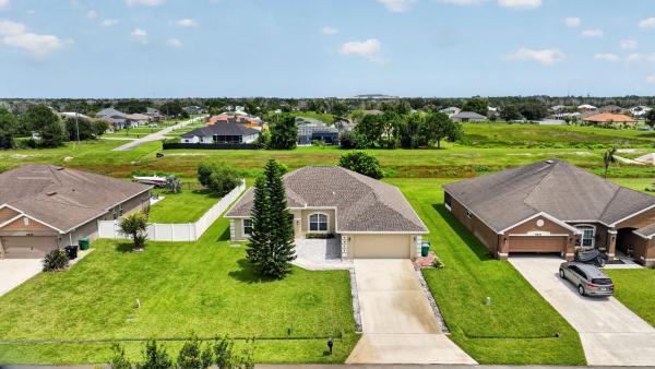 5852 NW Ethel Ct, Port St. Lucie, Florida 34986, image 2