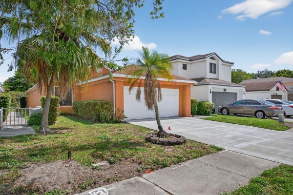 Lakeview Homes At Centura Parc, 1960 NW 34th Ave, Coconut Creek, Florida 33066, image 3