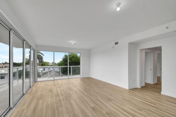 117 Lake Ave #304, Lake Worth Beach, Florida 33460, image 2