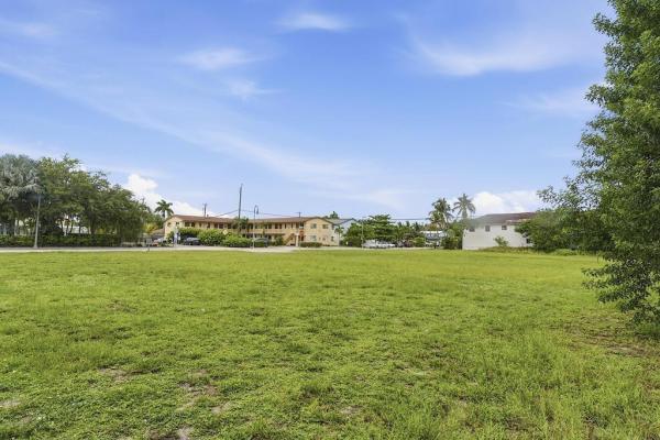 Lake Worth Town, 1532 S Federal Hwy, Lake Worth Beach, Florida 33460, image 1