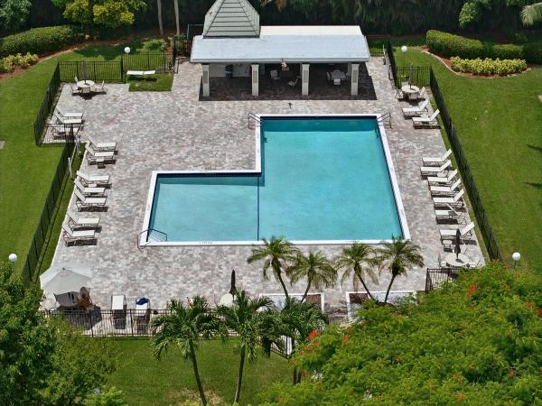 1204 Bahama Bnd #B2, Coconut Creek, Florida 33066, image 2