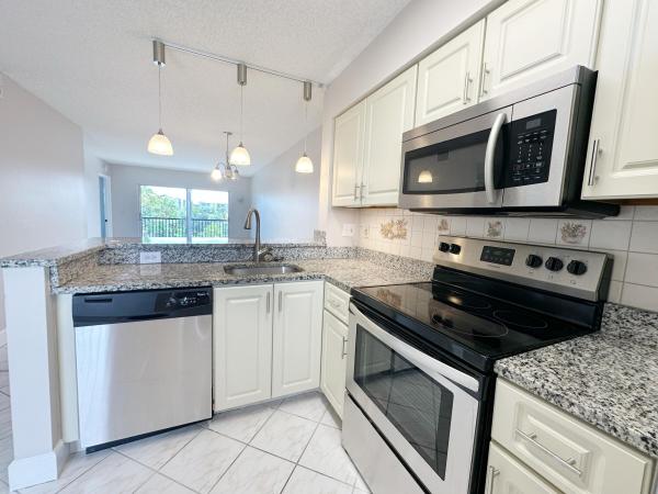 Olympic Pointe At Cypress Bend, 2220 N Cypress Bend Dr #503, Pompano Beach, Florida 33069, image 3