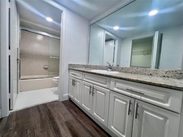 Royalton On The Green, 17300 NW 68th Ave #116, Hialeah, Florida 33015, image 2