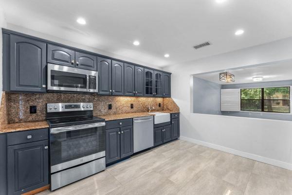 Sheffield Woods At Wellington, 13095 Belhaven Ct #5, Wellington, Florida 33414, image 2