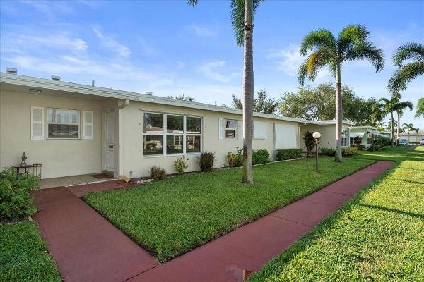 Pine Point Villas, 220 Country Ln #B, Boynton Beach, Florida 33435, image 3