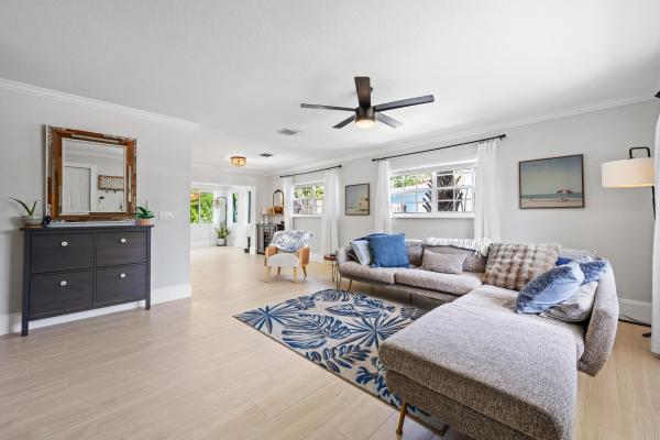 Palm Beach Gardens Estates, 511 Ivy Ave, Palm Beach Gardens, Florida 33410, image 2