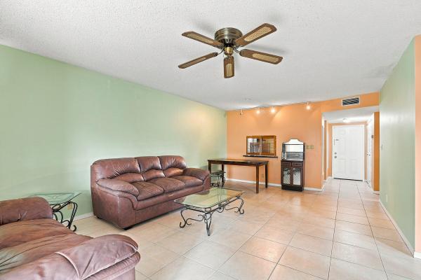 Sandalfoot Squire, 9200 SW 3rd St #111, Boca Raton, Florida 33428, image 2