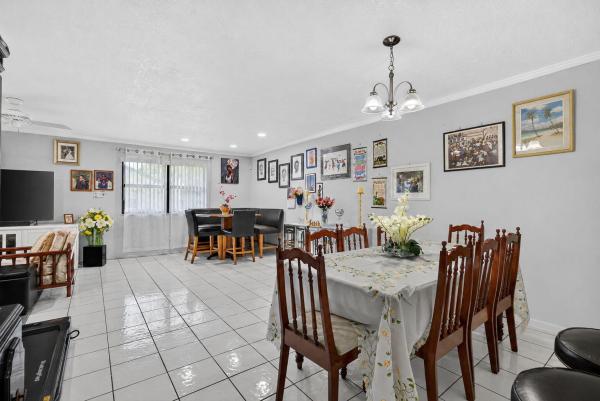 Strathmore Gate, 140 Karanda Ct, Royal Palm Beach, Florida 33411, image 3