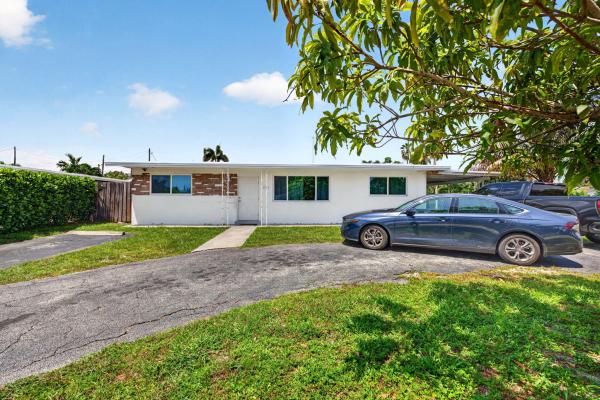 Twin Lakes South, 1501 NW 41st St, Oakland Park, Florida 33309, image 2