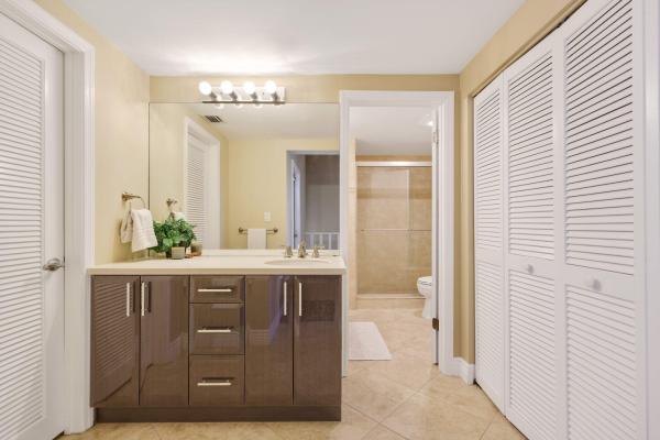 800 Greensward Ct #203-I, Delray Beach, Florida 33445, image 3