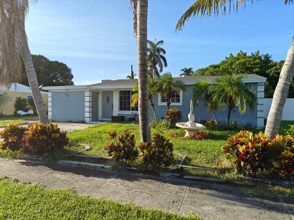 Palm Springs Village, 324 Mid Pines Rd, Palm Springs, Florida 33461, image 2