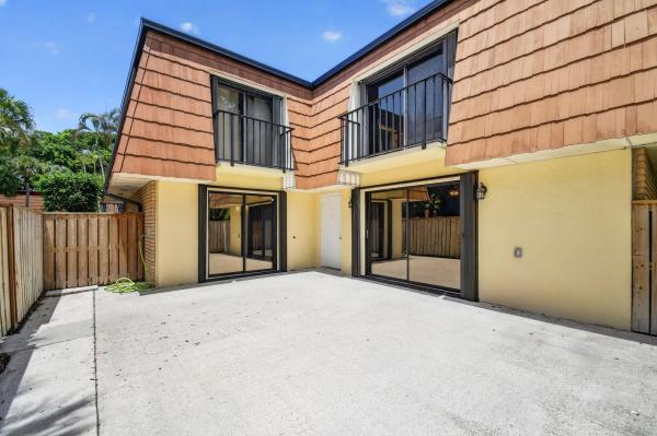 Sandalwood At Boynton Beach, 503 Buttonwood Ln, Boynton Beach, Florida 33436, image 3