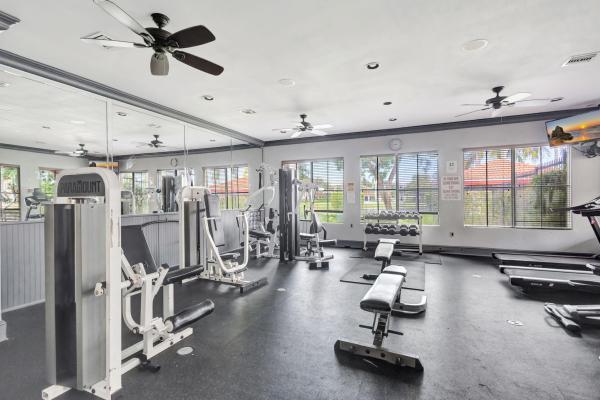 Emerald Isle At Laguna Lakes, 4180 San Marino Blvd #304, West Palm Beach, Florida 33409, image 2