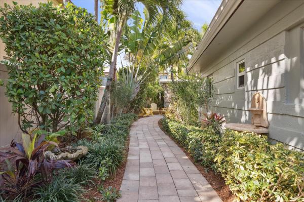 Lake Ridge, 1123-1125A NE 14th Ave #1-3, Fort Lauderdale, Florida 33304, image 2