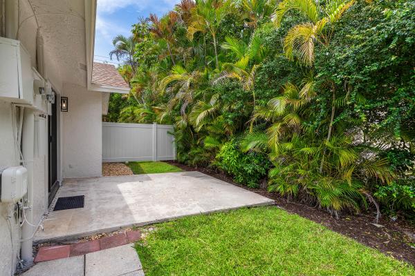 Tropic Isle, 825 Dogwood Dr #C, Delray Beach, Florida 33483, image 1