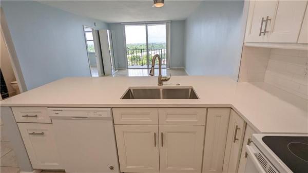 Drake Tower, 1800 N Andrews Ave #12G, Fort Lauderdale, Florida 33311, image 2