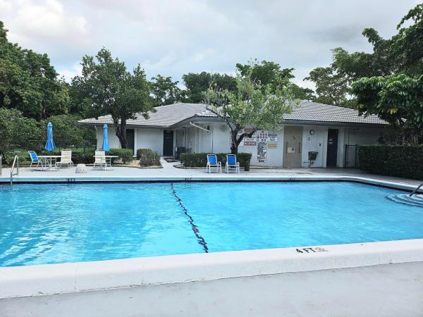 Hi-Greens Of Inverrary, 5860 NW 44th St #412, Lauderhill, Florida 33319, image 2
