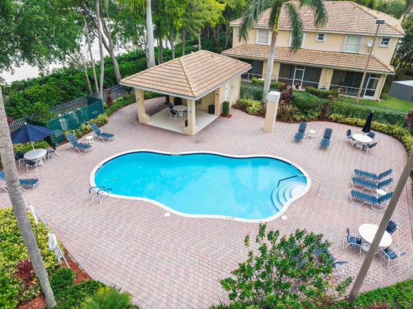 Towne Place, 13804 Creston Pl, Wellington, Florida 33414, image 3