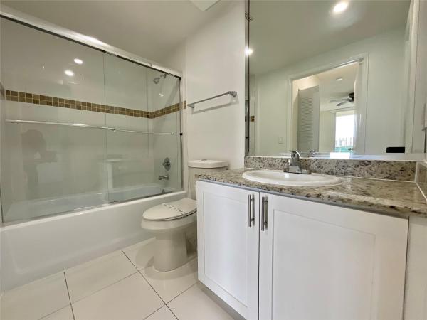 Intracostal Yacht Club, 16900 N Bay Rd #501, Sunny Isles Beach, Florida 33160, image 2