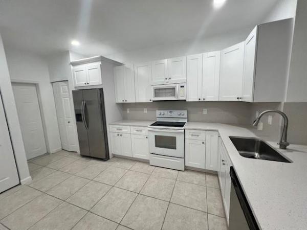 Courtyard At The Grove, 4150 Forest Dr, Weston, Florida 33332, image 1