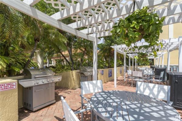 Intracostal Yacht Club, 16900 N Bay Rd #501, Sunny Isles Beach, Florida 33160, image 3
