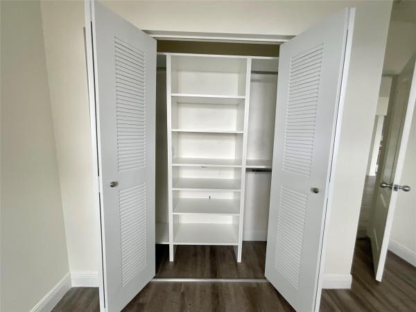 Intracostal Yacht Club, 16900 N Bay Rd #501, Sunny Isles Beach, Florida 33160, image 3
