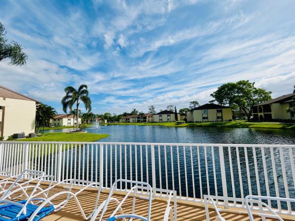 131 Lake Pine Cir #D-1, Greenacres, Florida 33463, image 2
