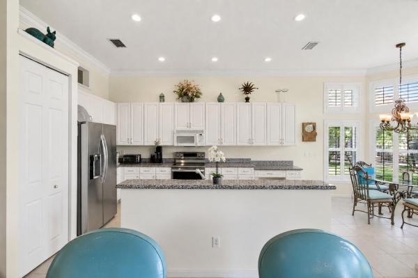 Valencia Pointe, 7315 Twin Falls Dr, Boynton Beach, Florida 33437, image 2