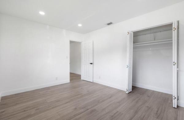 Central Oakland Park, 699 NE 40th St, Oakland Park, Florida 33334, image 3