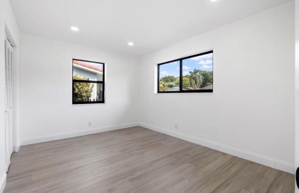 Central Oakland Park, 699 NE 40th St, Oakland Park, Florida 33334, image 2