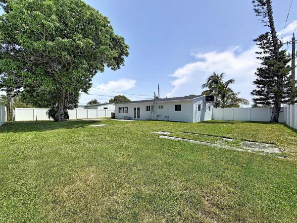 Coral Manor, 1441 SW 1st Ter, Deerfield Beach, Florida 33441, image 3