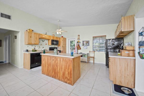 Lake Boynton Estates, 642 W Ocean Ave, Boynton Beach, Florida 33426, image 1