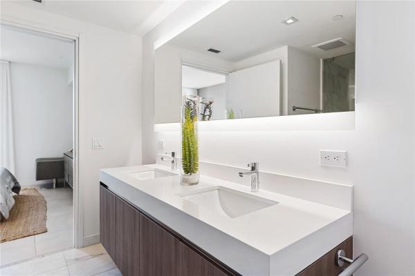 Tiffany House, 401 N Birch Rd #1016, Fort Lauderdale, Florida 33304, image 2