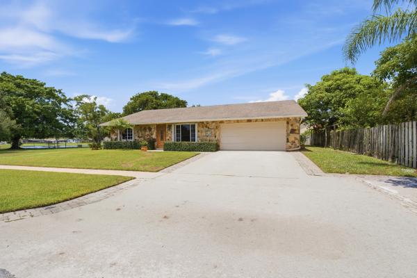 4778 Blue Pine Cir, Lake Worth, Florida 33463, image 3