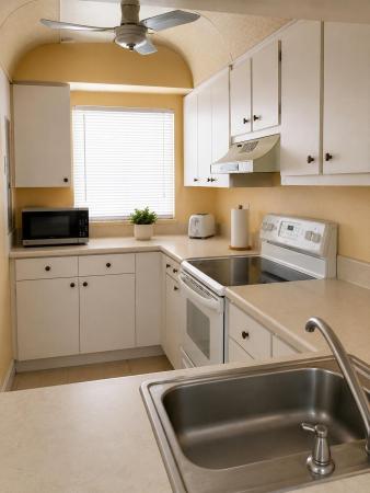 Lagoon Place, 9325 Lagoon Pl #107, Davie, Florida 33324, image 2