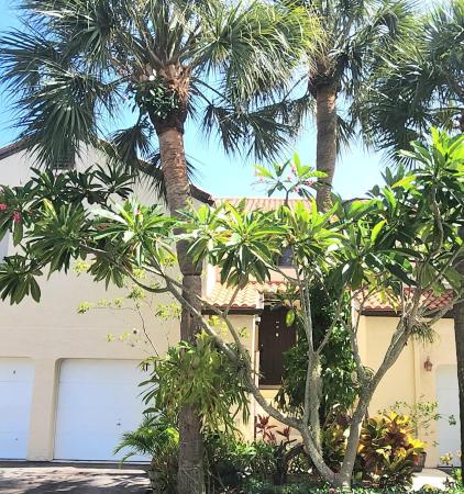 South Lake At Dos Lagos, 15 Via De Casas Sur #203, Boynton Beach, Florida 33426, image 1