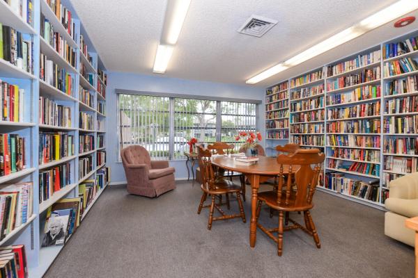 8 Lake Vista Trl, Port St. Lucie, Florida 34952, image 2