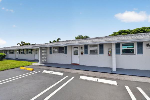 Palm Beach Leisureville Summers Lake, 701 SW Lake Ct #109, Boynton Beach, Florida 33426, image 1