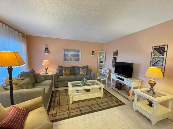 Garden Isles, 651 Pine Dr #207, Pompano Beach, Florida 33060, image 3